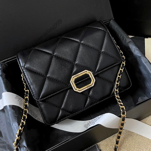 2023 ladies black genuine leather quilted bags vintage glitte strass square buckle shoulder wallets gold hardware designer shoulder purse lu
2023 ladies black genuine leather quilted bags vintage glitte strass square buckle shoulder wallets gold hardware designer shoulder purse lu