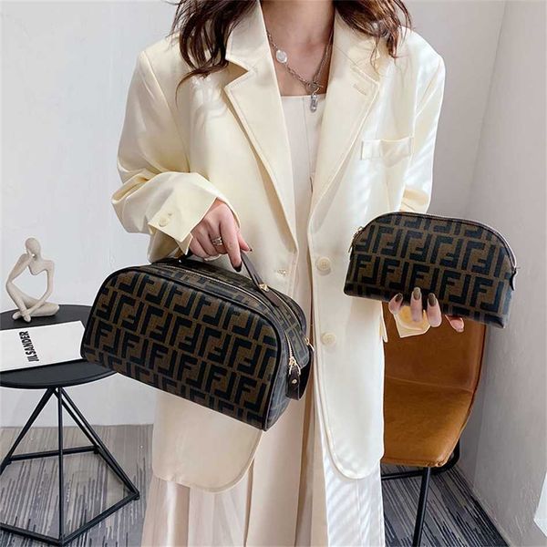 net red korean version 2023 new women's large capacity travel cosmetics bag fashion portable storage bag 70% off outlet sales
net red korean version 2023 new women's large capacity travel cosmetics bag fashion portable storage bag 70% off outlet sales