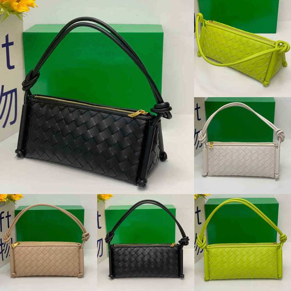 crossbody bag triangle weaving underarm bag women designers baguette handbags shoulder bags classic leather messenger bags 220721
crossbody bag triangle weaving underarm bag women designers baguette handbags shoulder bags classic leather messenger bags 220721