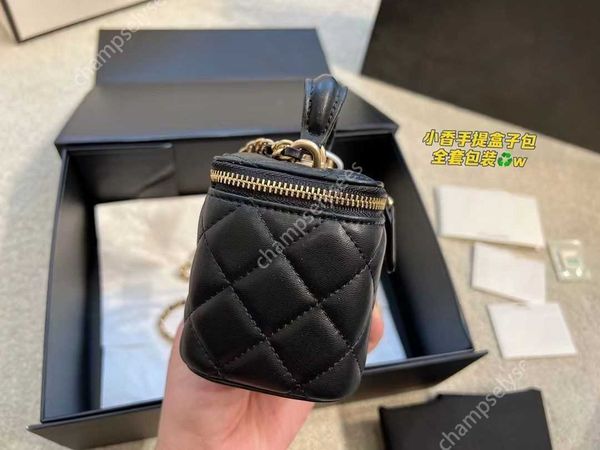 2022 cc tote designer bag snapshandbag the totes bags shoulder crossbody nice bb utility bag women fashion mini sling makeup sacoche32, Red;black
2022 cc tote designer bag snapshandbag the totes bags shoulder crossbody nice bb utility bag women fashion mini sling makeup sacoche32, Red;black