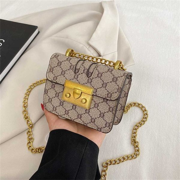 autumn and winter new chain small fashion zero wallet mini shoulder messenger mouth red bag 55% off clearance sale
autumn and winter new chain small fashion zero wallet mini shoulder messenger mouth red bag 55% off clearance sale