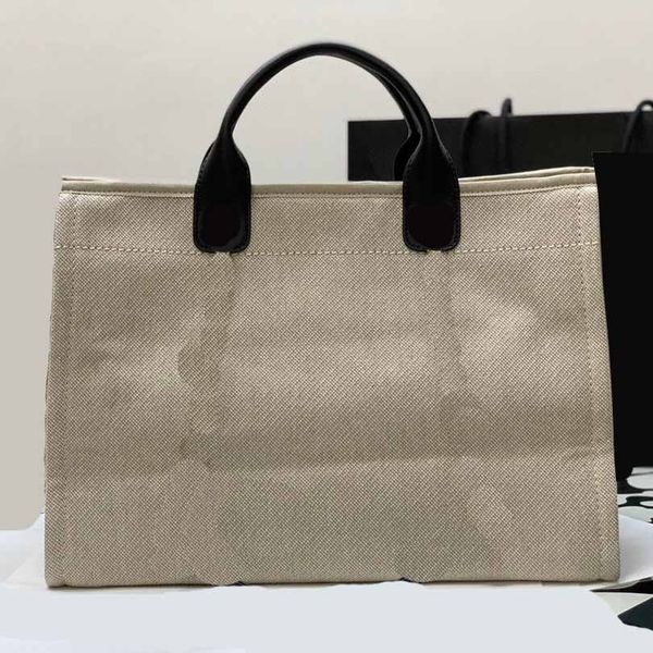 luxury beach totes designer bag women's one shoulder portable shopping bags large capacity mommy fashion simple chain design early spri
luxury beach totes designer bag women's one shoulder portable shopping bags large capacity mommy fashion simple chain design early spri