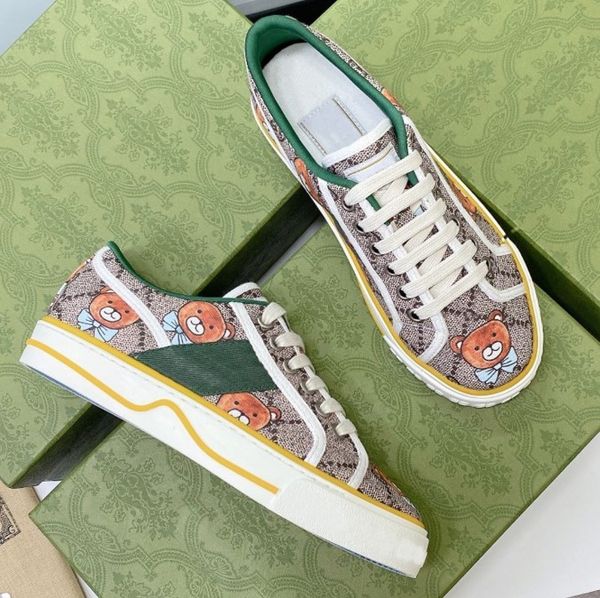 new fashion tennis 2022 luxurys shoes womens shoe green and red web stripe rubber sole stretch cotton low mens sneaker quality, Black
new fashion tennis 2022 luxurys shoes womens shoe green and red web stripe rubber sole stretch cotton low mens sneaker quality, Black
