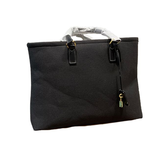 large shopping bags shoulder women handbags letters zipper all match package luxurys fashion crossbody functional handbag totes
large shopping bags shoulder women handbags letters zipper all match package luxurys fashion crossbody functional handbag totes