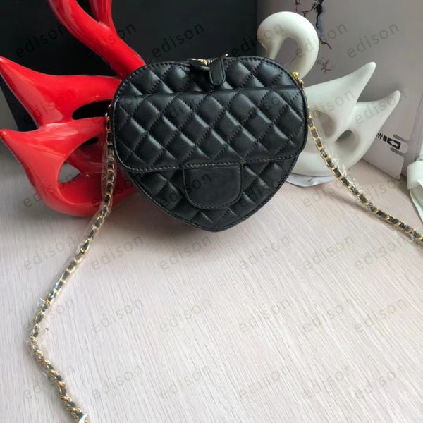 designer love shaped bag women handbag retro metal chain crossbody bag 2022 early spring women's collection
designer love shaped bag women handbag retro metal chain crossbody bag 2022 early spring women's collection