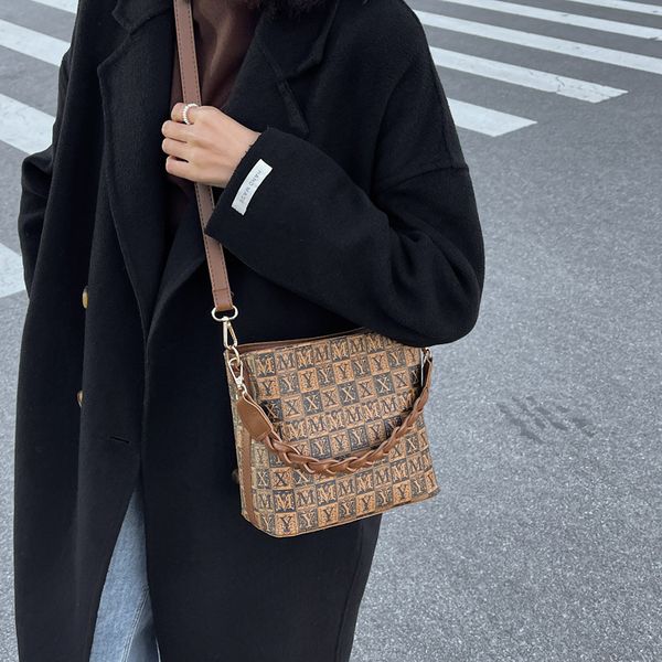 luxurys designer bag women bags handbag crossbody leather purse louiseity fashion viutonity flower shoulder lady tote bag wallet 026
luxurys designer bag women bags handbag crossbody leather purse louiseity fashion viutonity flower shoulder lady tote bag wallet 026