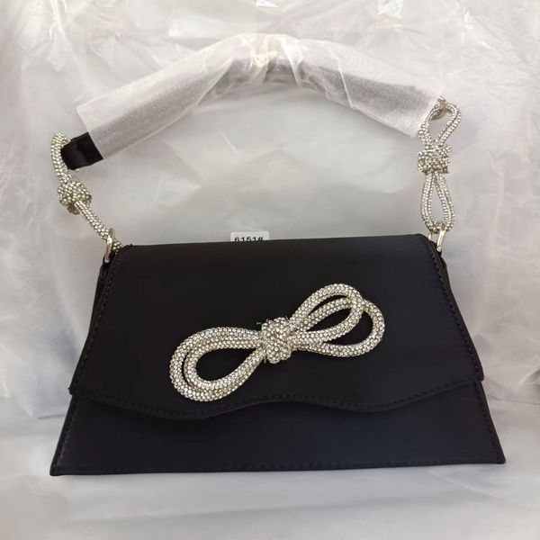 2023 designer women's bag niche new diamond-encrusted bow hand carry diamond temperament all-match one shoulder satin underarm bag
2023 designer women's bag niche new diamond-encrusted bow hand carry diamond temperament all-match one shoulder satin underarm bag
