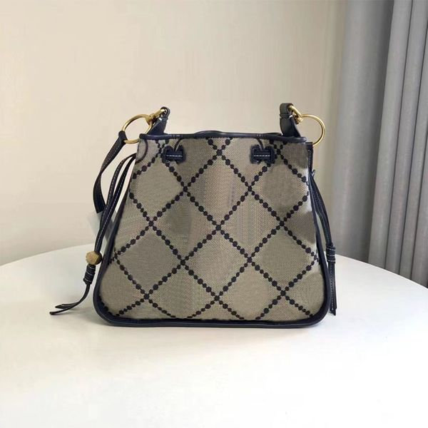 Fashion Drawstring Bucket Bag Classic Shoulder Bags Clutch Handbag Leather Crossbody Package Evening Wallet bag, White
Fashion Drawstring Bucket Bag Classic Shoulder Bags Clutch Handbag Leather Crossbody Package Evening Wallet bag, White