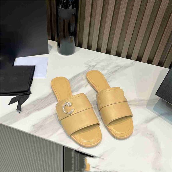 fashion slippers 2023 channel luxury design summer men flat bottom women slope heel letter leather casual sandals 04-08, Black
fashion slippers 2023 channel luxury design summer men flat bottom women slope heel letter leather casual sandals 04-08, Black
