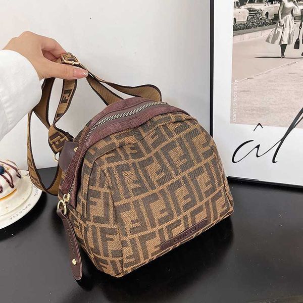 factory design bag 90% clearance processing shell female 2023 autumn and winter new large capacity simple shoulder waterproof oxford cloth w
factory design bag 90% clearance processing shell female 2023 autumn and winter new large capacity simple shoulder waterproof oxford cloth w