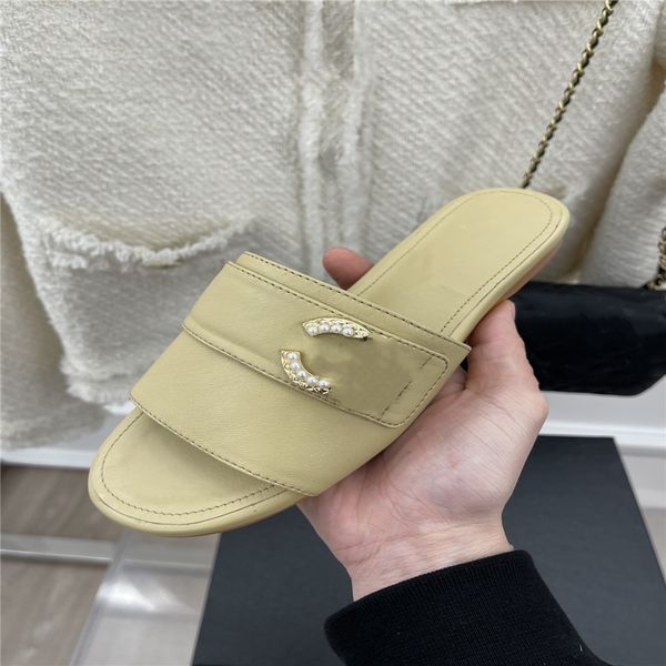 fashion slippers 2023 channel luxury design summer men flat bottom women slope heel letter leather casual sandals 04-011, Black
fashion slippers 2023 channel luxury design summer men flat bottom women slope heel letter leather casual sandals 04-011, Black