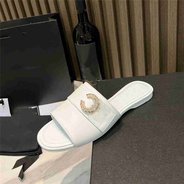 fashion slippers 2023 channel luxury design summer men flat bottom women slope heel letter leather casual sandals 04-06, Black
fashion slippers 2023 channel luxury design summer men flat bottom women slope heel letter leather casual sandals 04-06, Black