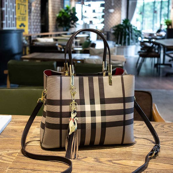 factory handbag online clearance wholesale women's bag 2023 new trend versatile atmosphere one shoulder msenger lattice tote large capa
factory handbag online clearance wholesale women's bag 2023 new trend versatile atmosphere one shoulder msenger lattice tote large capa