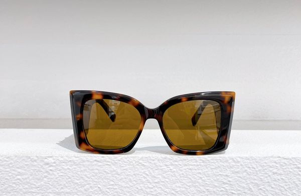 womens sunglasses for women men sun glasses mens fashion style protects eyes uv400 lens with random box and case m119 00, White;black
womens sunglasses for women men sun glasses mens fashion style protects eyes uv400 lens with random box and case m119 00, White;black
