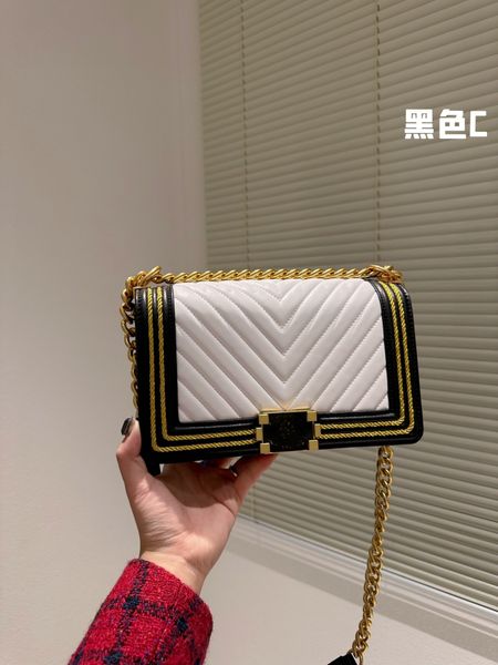 designer custom luxury brand bag 2023 genuine leather handbag shoulder diagonal bag chain bag 26x16cm
designer custom luxury brand bag 2023 genuine leather handbag shoulder diagonal bag chain bag 26x16cm