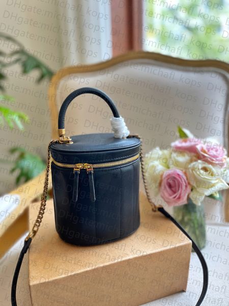 fashion bucket shoulder bag flap large capacity metal logo women bag tb kira series designer bag
fashion bucket shoulder bag flap large capacity metal logo women bag tb kira series designer bag
