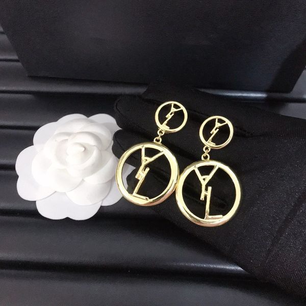 luxury charm female designer exaggerated earrings 18k gold plated stainless steel fashion geometry earrings wedding party gift high-qualitys, Golden
luxury charm female designer exaggerated earrings 18k gold plated stainless steel fashion geometry earrings wedding party gift high-qualitys, Golden
