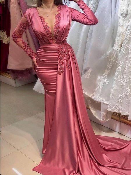 2023 long sleeves evening dresses mermaid deep v neck lace applique ruffles beaded satin sweep train plus size pleats prom gown formal custo, Black;red
2023 long sleeves evening dresses mermaid deep v neck lace applique ruffles beaded satin sweep train plus size pleats prom gown formal custo, Black;red