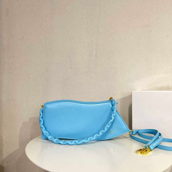 shoulder bags designer handbags thick chain bag luxurys leather crossbody bag fashion solid color waves messenger bags purse 230109
shoulder bags designer handbags thick chain bag luxurys leather crossbody bag fashion solid color waves messenger bags purse 230109