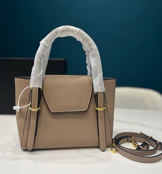 retro designer classic totes bags leather shopping bag lady embossing shoulder bag womens crossbody evening purse casual wallets
retro designer classic totes bags leather shopping bag lady embossing shoulder bag womens crossbody evening purse casual wallets