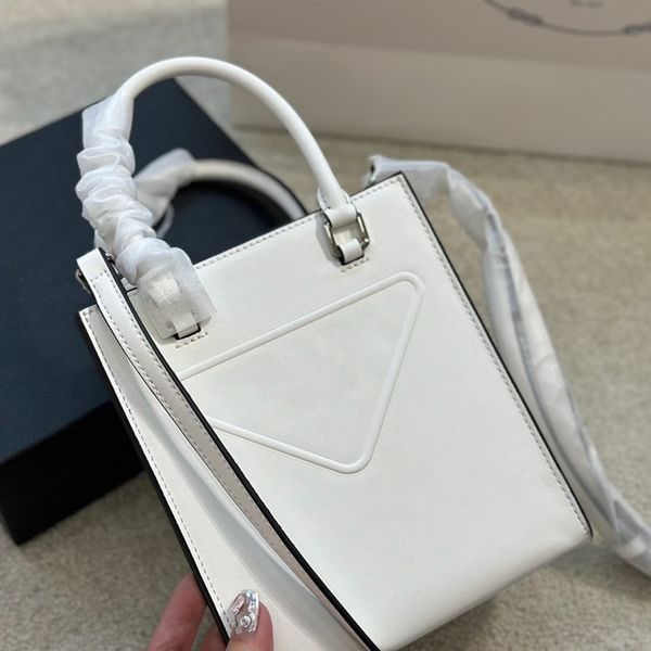 bags totes handbag designer bag women classic imitation brand simple solid color leather splicing shoulder bag multicolor versatile commutin
bags totes handbag designer bag women classic imitation brand simple solid color leather splicing shoulder bag multicolor versatile commutin