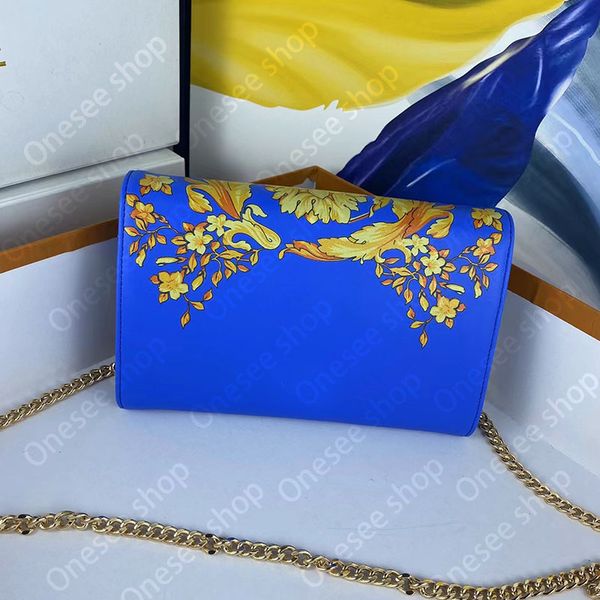 2023 fashion designer new girl print shoulder bag, cross-body bag, exquisite workmanship, versatile pattern to highlight your temperament
2023 fashion designer new girl print shoulder bag, cross-body bag, exquisite workmanship, versatile pattern to highlight your temperament