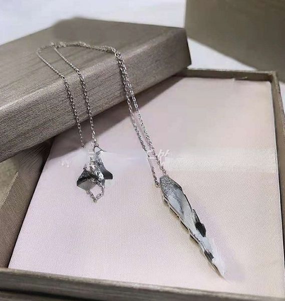 europe small snake-shaped pendant diamond-embedded circle hollow tail vertebra clavicle chain, Silver
europe small snake-shaped pendant diamond-embedded circle hollow tail vertebra clavicle chain, Silver