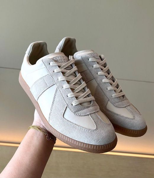 casual shoes popular maisons men sneakers shoes suede leather trainers rubber sole technical runner sports stitching low utdoorc asualw alki, Black
casual shoes popular maisons men sneakers shoes suede leather trainers rubber sole technical runner sports stitching low utdoorc asualw alki, Black
