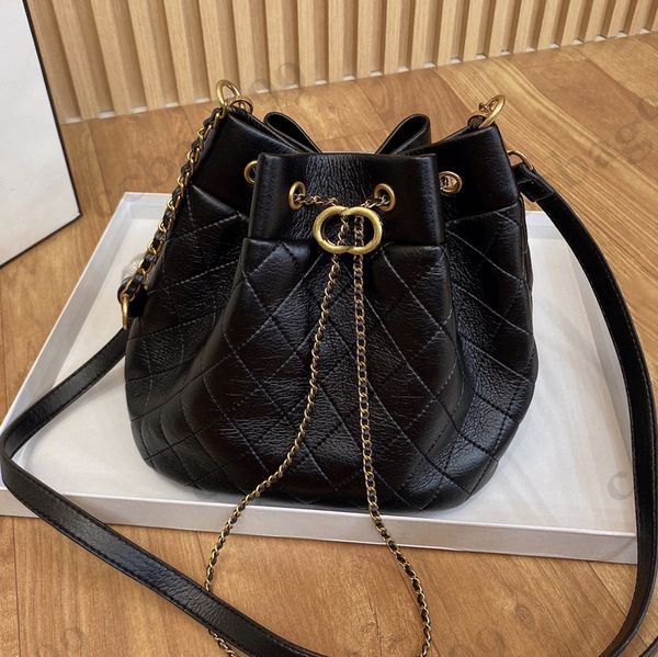vintage cowhide designer bucket bag women quilted large capacity metal chain drawstring with leather belt crossbody handbags lady trend shou
vintage cowhide designer bucket bag women quilted large capacity metal chain drawstring with leather belt crossbody handbags lady trend shou