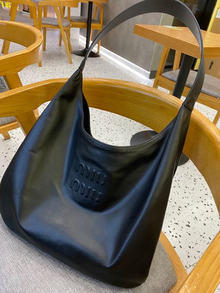highquality luxury designers bags women large capacity leather fashion shoulder woman shopping bag wallet luxury designer handbag tote purse
highquality luxury designers bags women large capacity leather fashion shoulder woman shopping bag wallet luxury designer handbag tote purse