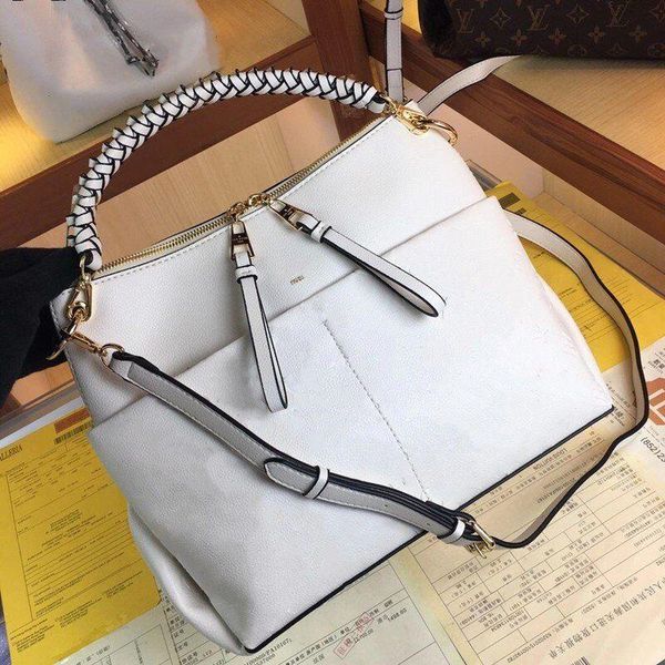 genuine leather women messenger bags cosmetic designer bags functional zipped shopping tote lady crossbody
genuine leather women messenger bags cosmetic designer bags functional zipped shopping tote lady crossbody