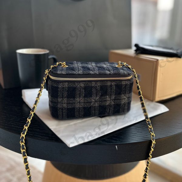 women grey woolen fabric cosmetic case bags with mirror classic quilted gold hardware chain shoulder crossbody handbags lady designer mini v
women grey woolen fabric cosmetic case bags with mirror classic quilted gold hardware chain shoulder crossbody handbags lady designer mini v