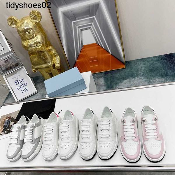 2022 new triangle board shoes leather flat casual versatile breathable low sneakers little white shoes, Black
2022 new triangle board shoes leather flat casual versatile breathable low sneakers little white shoes, Black