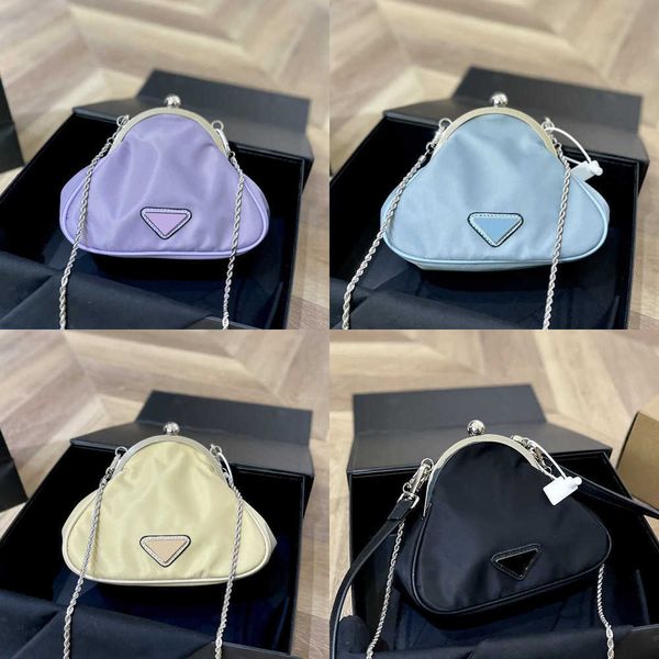 wallets totes prabag woemns tote bag triangle logo designer cloudy medium vintage clip s luxurys handbag designers purse wallet shoulder 221, Red;black
wallets totes prabag woemns tote bag triangle logo designer cloudy medium vintage clip s luxurys handbag designers purse wallet shoulder 221, Red;black