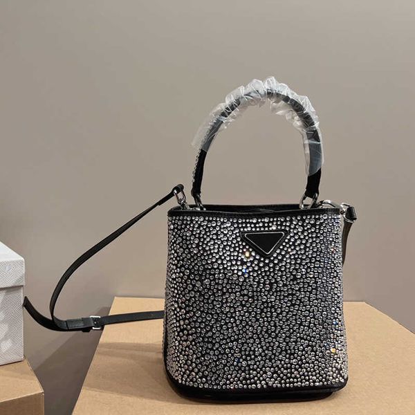 new 5 color rhinestone velvet bucket bags shoulder bags pbag triangle logo designer bag womens designers handbag fashion tote bag mini cross
new 5 color rhinestone velvet bucket bags shoulder bags pbag triangle logo designer bag womens designers handbag fashion tote bag mini cross