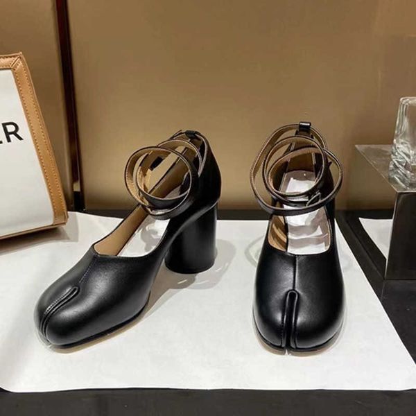 dress shoes high heel shoes women's single shoes pig hoof buckle belt horse hoof sheep, Black
dress shoes high heel shoes women's single shoes pig hoof buckle belt horse hoof sheep, Black