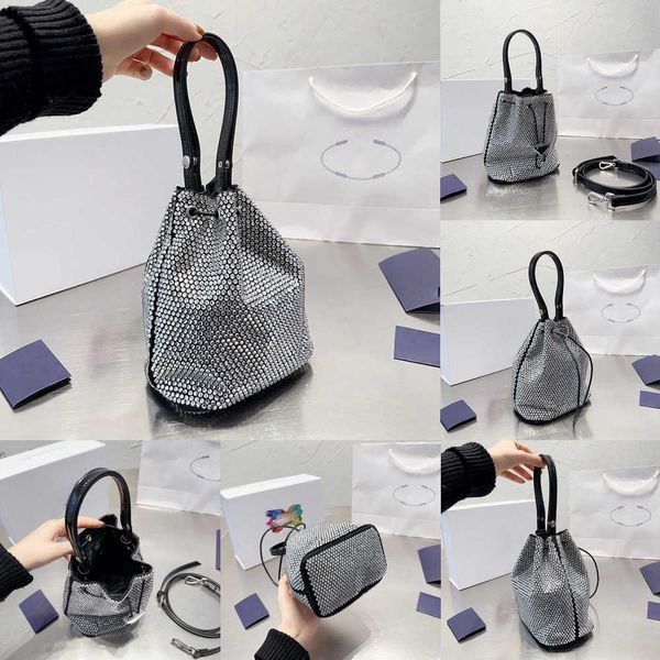 pbag triangle logo full diamond crystal bag totes tote bag womens designer bag shoulder purse handbags quality wallets clutch crossbody bags
pbag triangle logo full diamond crystal bag totes tote bag womens designer bag shoulder purse handbags quality wallets clutch crossbody bags