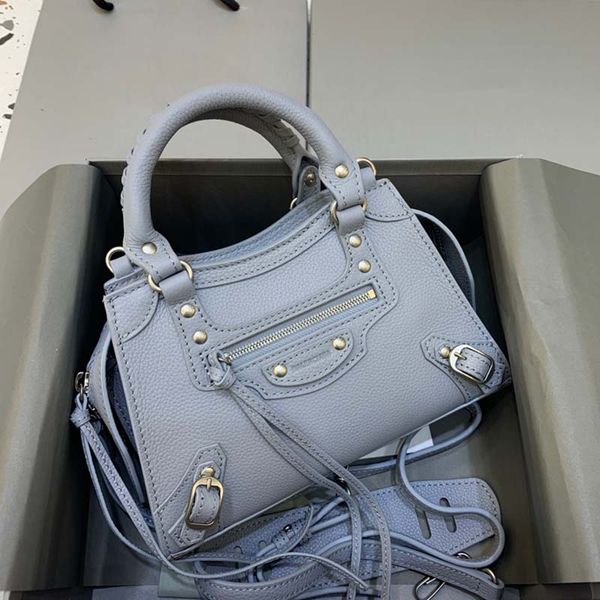 designer woman fashion shoulder bag handbag purse original box genuine leather cross body chain high grade quality versatile cool girl exclu
designer woman fashion shoulder bag handbag purse original box genuine leather cross body chain high grade quality versatile cool girl exclu