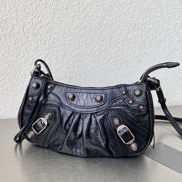 luxurys designers crossbody bag mini chain locomotive bag women handbag leather shoulder bags purse cool woman exclusive fashionable simple
luxurys designers crossbody bag mini chain locomotive bag women handbag leather shoulder bags purse cool woman exclusive fashionable simple