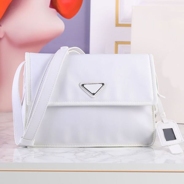 flap shoulder bag nylon crossbody bags women handbag purse triangle hardware plain messenger bag adjustable strap fashion letters large capa
flap shoulder bag nylon crossbody bags women handbag purse triangle hardware plain messenger bag adjustable strap fashion letters large capa