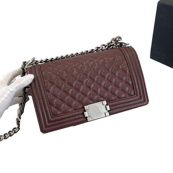 designers classic boy flap shoulder bags france brand fashion caviar leather qulited matelasse handbags silver metal chain crossbody bag lux
designers classic boy flap shoulder bags france brand fashion caviar leather qulited matelasse handbags silver metal chain crossbody bag lux