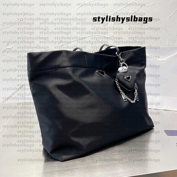 totes tote bag women designer handbag black nylon lady casual shopping bag big capacity with triangular pouch 010923h
totes tote bag women designer handbag black nylon lady casual shopping bag big capacity with triangular pouch 010923h