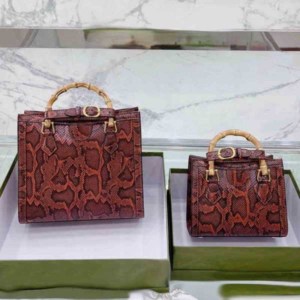 snake pattern print tote bag ladies designer bamboo handle handbags vintage bucket women woven shopping purses 220422
snake pattern print tote bag ladies designer bamboo handle handbags vintage bucket women woven shopping purses 220422