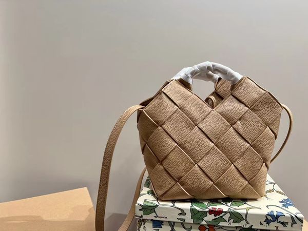 hobo totes woven handbag handle bag women single shoulder bags leather knot bag weave knotted handle handmade sling bags luxury brand design
hobo totes woven handbag handle bag women single shoulder bags leather knot bag weave knotted handle handmade sling bags luxury brand design