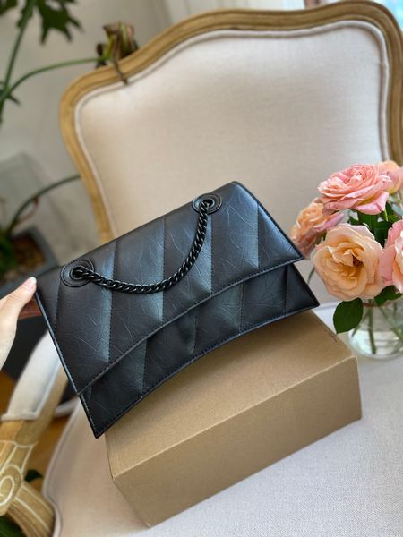 luxury fashion female designer handbags single shoulder women bag oblique satchel purse fashion collocation a variety of colors all can matc
luxury fashion female designer handbags single shoulder women bag oblique satchel purse fashion collocation a variety of colors all can matc