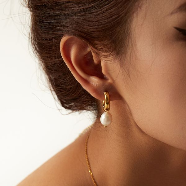 2023 new chandelier european and n ins wind fresh water pearl pendant earrings lady tie-in titanium steel not fade earrings, Silver
2023 new chandelier european and n ins wind fresh water pearl pendant earrings lady tie-in titanium steel not fade earrings, Silver