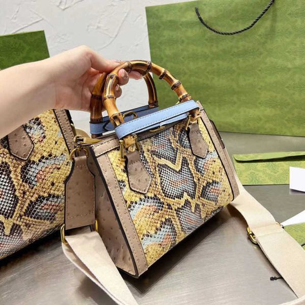 totes shoulder bag designer handbag women crossbody bags black ladies messenger bag wallet fashion all-match bamboo solid color purses 22051
totes shoulder bag designer handbag women crossbody bags black ladies messenger bag wallet fashion all-match bamboo solid color purses 22051