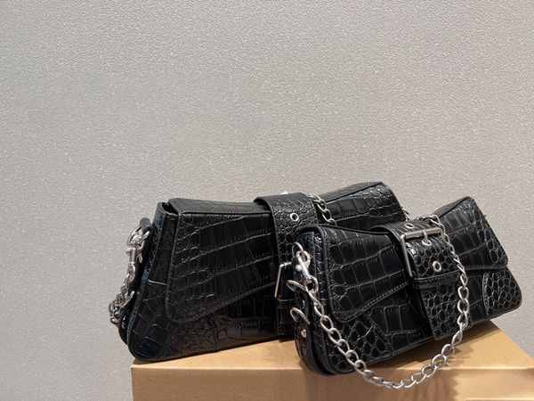 classic baguette bag designer one shoulder bag brand luxury bag fashion handbag premium purse leather chain 35cm clamshell design
classic baguette bag designer one shoulder bag brand luxury bag fashion handbag premium purse leather chain 35cm clamshell design