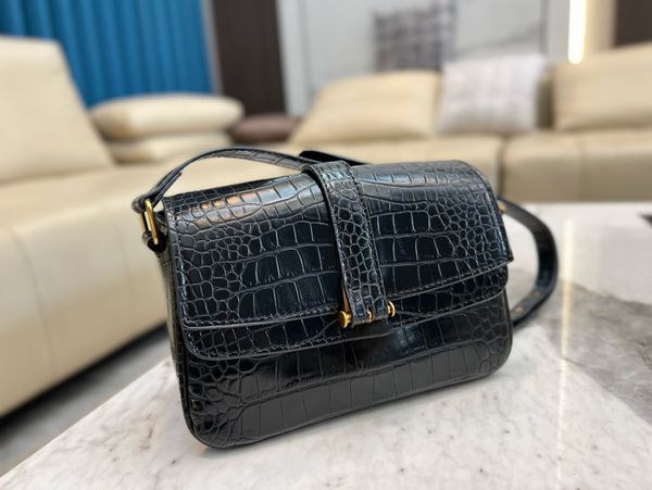 2023 new designer bag luxury shoulder bag classic alligator print leather clamshell purse luxury handbag women metal buckle
2023 new designer bag luxury shoulder bag classic alligator print leather clamshell purse luxury handbag women metal buckle