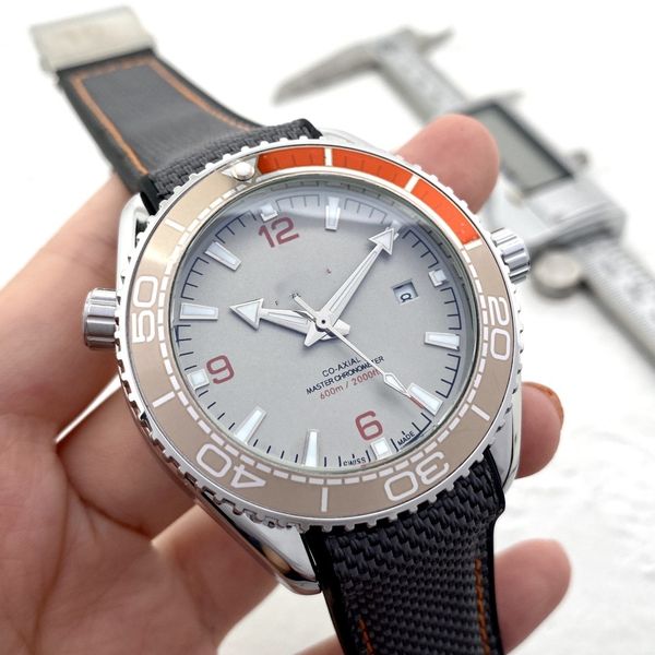 luxury men's automatic watch yadong series the king of classic steel watches equipped with imported full-automatic mechanical movement, Slivery;brown
luxury men's automatic watch yadong series the king of classic steel watches equipped with imported full-automatic mechanical movement, Slivery;brown